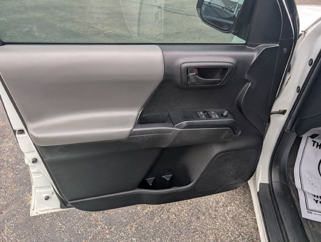 Used 2022 Toyota Tacoma SR RWD image 11