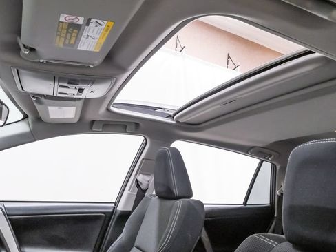 Used 2018 Toyota RAV4 XLE FWD image 10