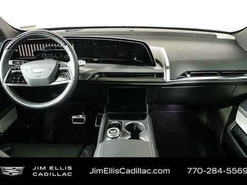 Used 2026 Cadillac Vistiq Luxury AWD/4WD image 17