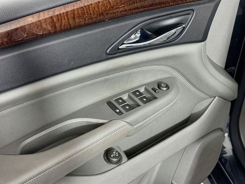 Used 2011 Cadillac SRX Luxury FWD image 18