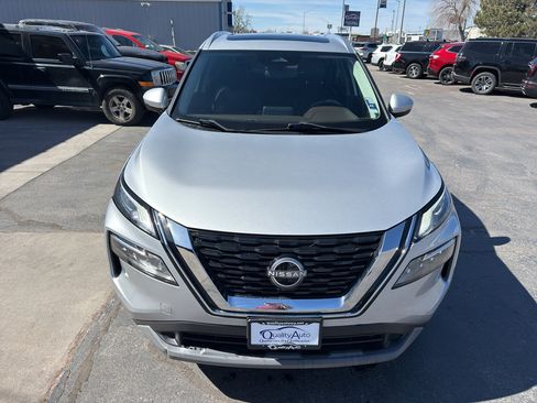 Used 2023 Nissan Rogue SV w/ SV Premium Package image 3