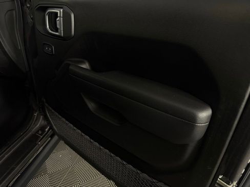 Used 2024 Jeep Wrangler Unlimited Rubicon 4xe w/ Technology Group image 33