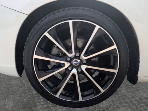 Used 2018 Volvo S60 T5 Dynamic w/ Vision Package FWD image 28
