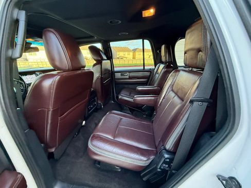 Used 2017 Ford Expedition Platinum RWD image 12