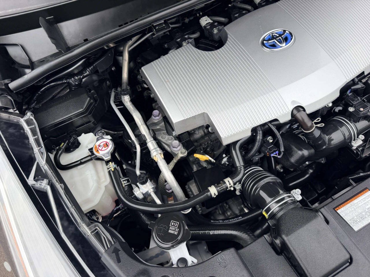 Used 2022 Toyota Prius LE FWD image 14