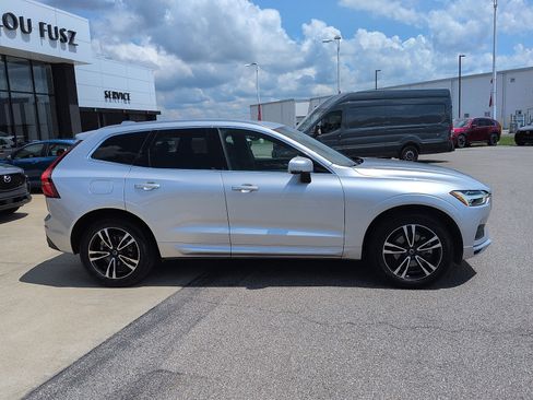 Used 2020 Volvo XC60 T5 Momentum w/ Protection Package Premier AWD/4WD image 2
