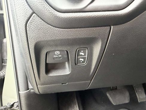Used 2026 RAM 1500 Laramie AWD/4WD image 27