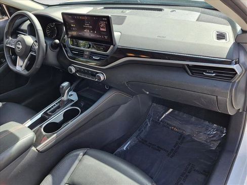 Used 2024 Nissan Altima 2.5 SR w/ SR Premium Package FWD image 22