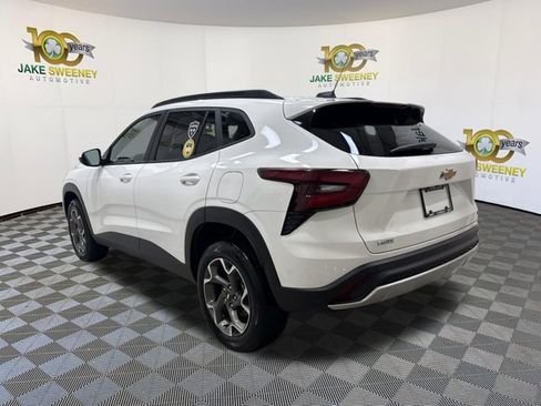 Used 2025 Chevrolet Trax LT w/ Driver Confidence Package FWD image 13