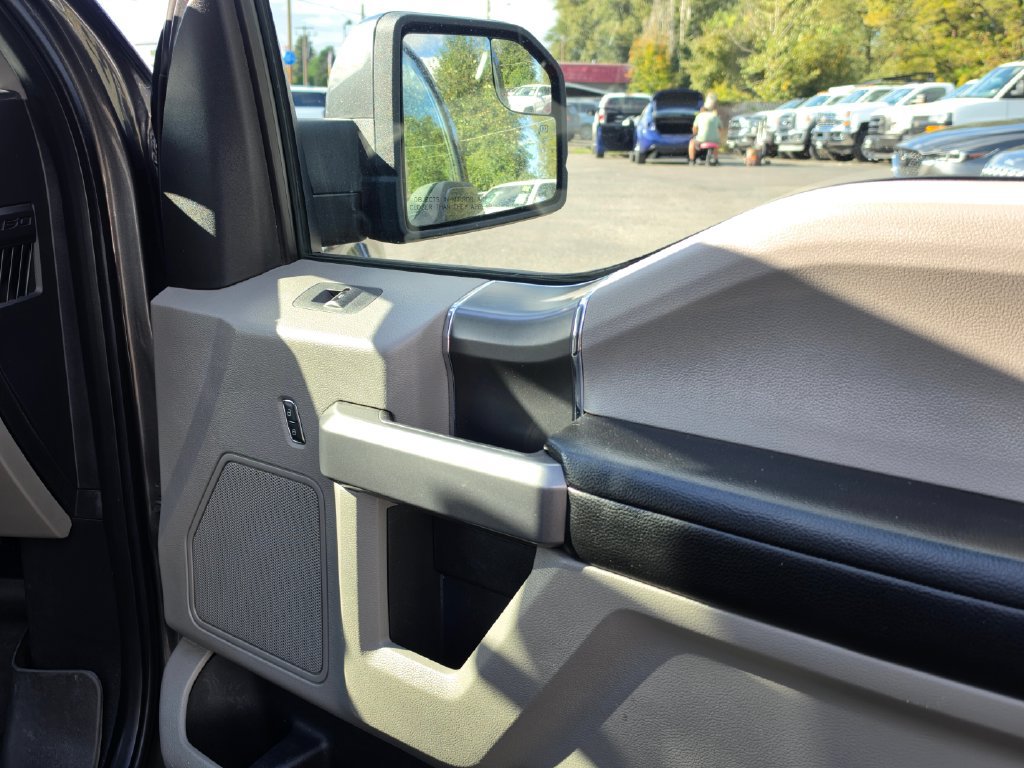Used 2015 Ford F150 XLT w/ Equipment Group 302A Luxury AWD/4WD image 14