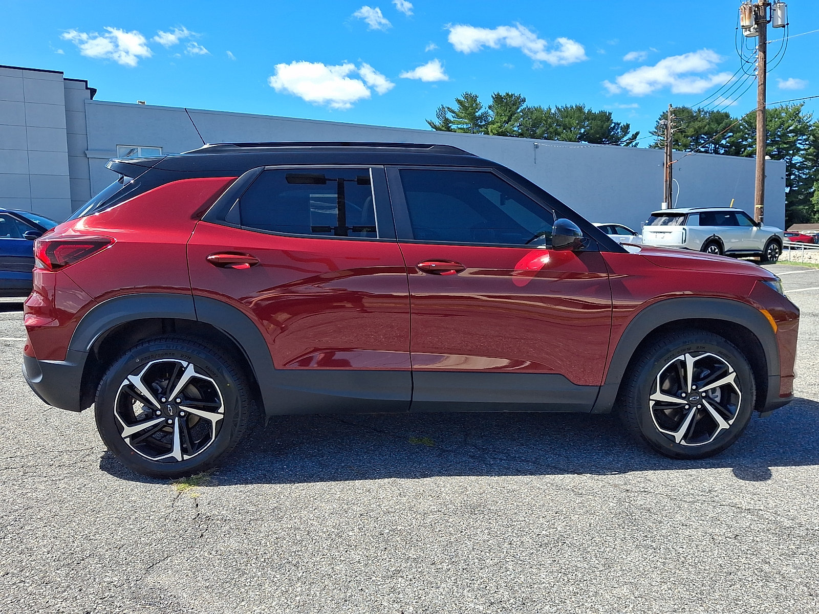 Used 2022 Chevrolet TrailBlazer RS w/ Sun and Liftgate Package AWD/4WD image 7