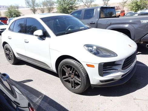 Used 2021 Porsche Macan AWD/4WD image 2