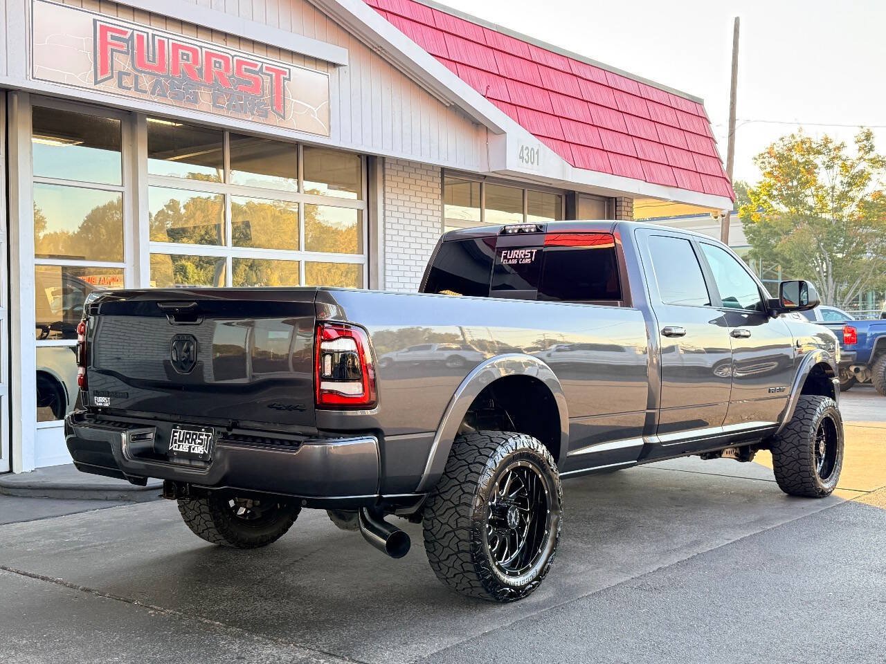Used 2020 RAM 2500 Laramie w/ Night Edition AWD/4WD image 3