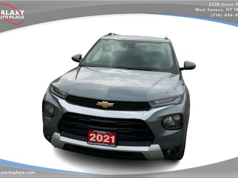 Used 2021 Chevrolet TrailBlazer LT AWD/4WD image 2