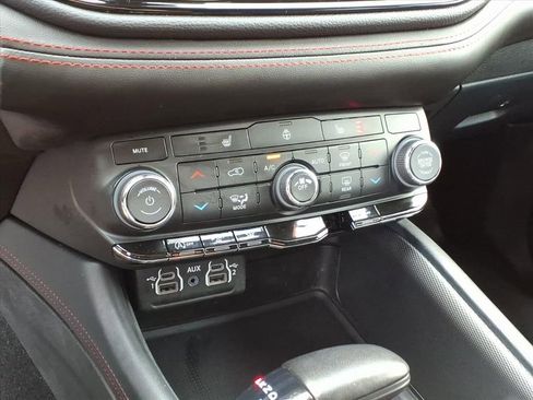 Used 2023 Dodge Durango GT image 23