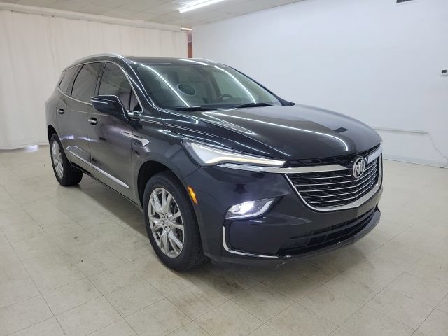 Used 2023 Buick Enclave Premium w/ Experience Buick Package FWD image 3