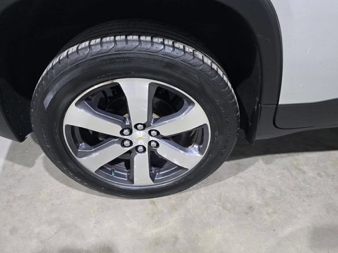 Used 2018 Chevrolet Traverse LT AWD/4WD image 21