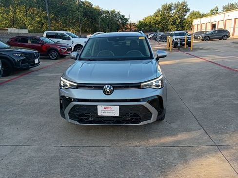 Used 2025 Volkswagen Taos SE FWD image 5