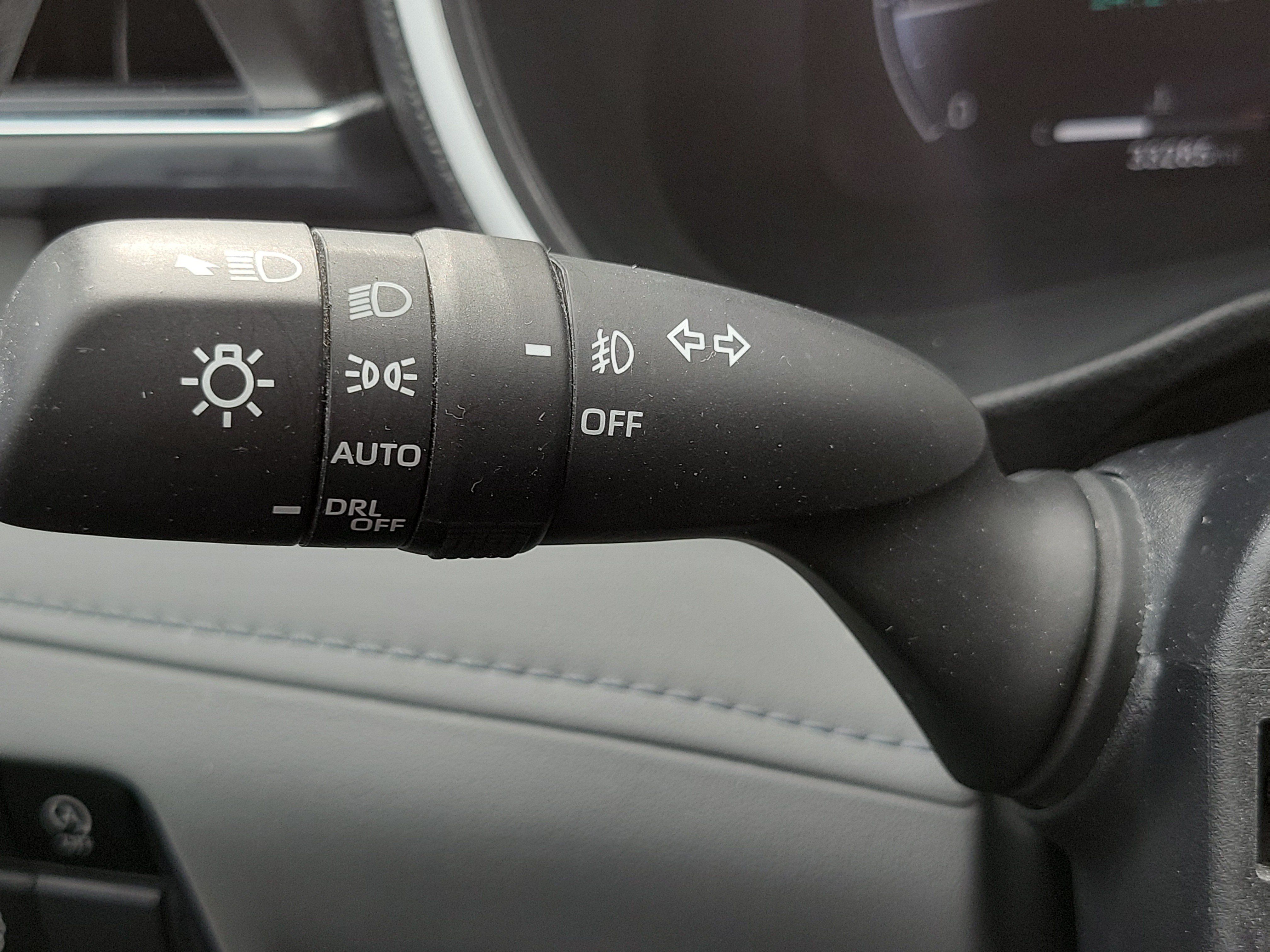 Used 2024 Toyota Highlander Limited AWD/4WD image 29