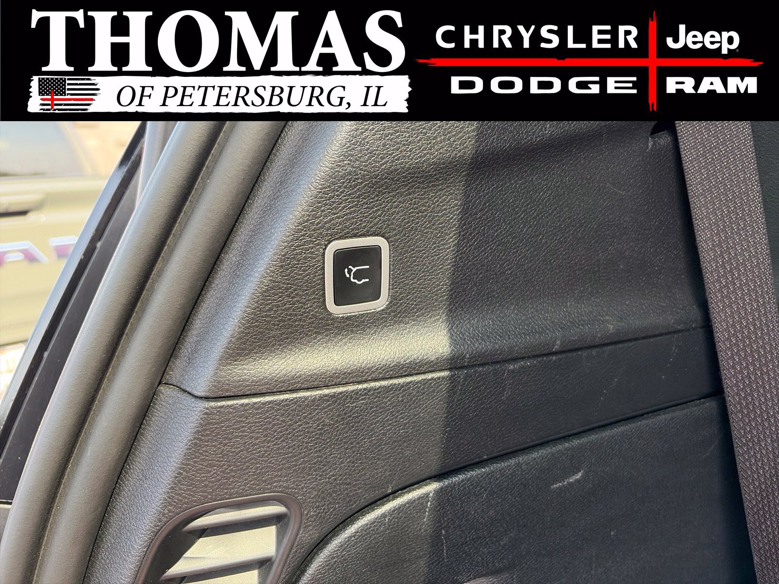 Used 2025 Chrysler Pacifica Select FWD image 25