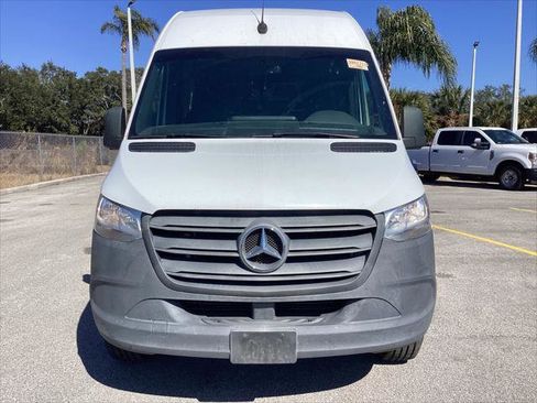 Used 2022 Mercedes-Benz Sprinter 2500 image 8