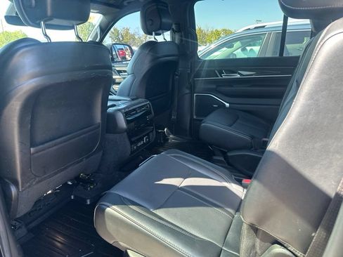 Used 2022 Jeep Wagoneer Series III w/ Convenience Group I AWD/4WD image 6