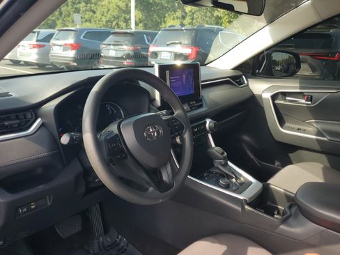 Certified 2025 Toyota RAV4 XLE AWD/4WD image 15