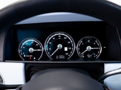 Used 2022 Rolls-Royce Cullinan image 36