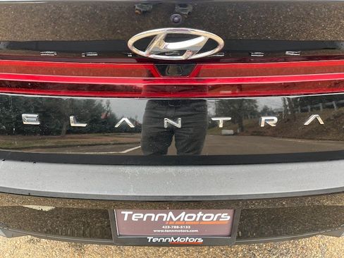 Used 2023 Hyundai Elantra SEL w/ Convenience Package image 44