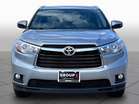Used 2016 Toyota Highlander XLE AWD/4WD image 4