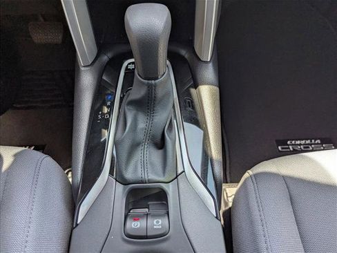 Certified 2025 Toyota Corolla Cross AWD Hybrid image 15