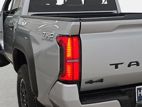 Certified 2024 Toyota Tacoma TRD Off-Road w/ TRD Off Road Upgrade Package AWD/4WD image 33