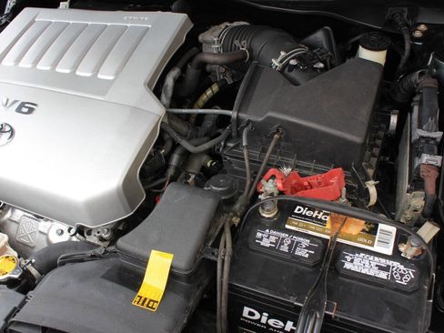 Used 2012 Toyota Camry XLE FWD image 25