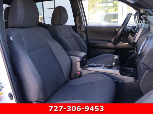 Used 2017 Toyota Tacoma TRD Off-Road AWD/4WD image 20