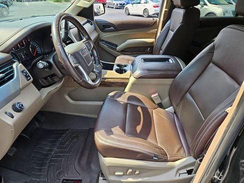 Used 2017 GMC Yukon XL SLE w/ SLE Value Package RWD image 7