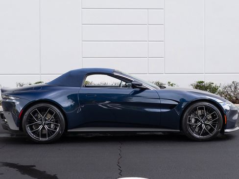 Used 2021 Aston Martin V8 Vantage image 13