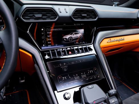 Used 2024 Lamborghini Urus S AWD/4WD image 48