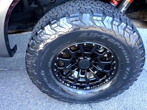 Used 2019 Ford F150 Raptor w/ Equipment Group 802A Luxury image 31