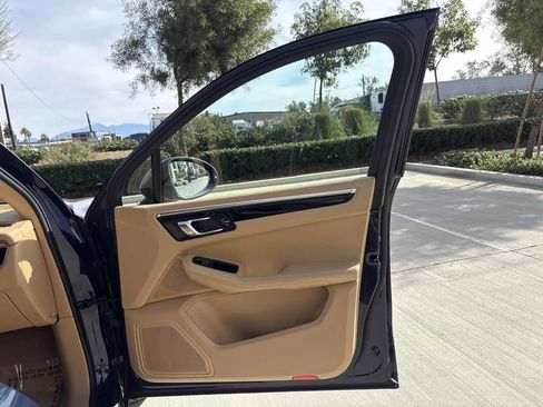 Used 2016 Porsche Macan S w/ Light Comfort Package image 16