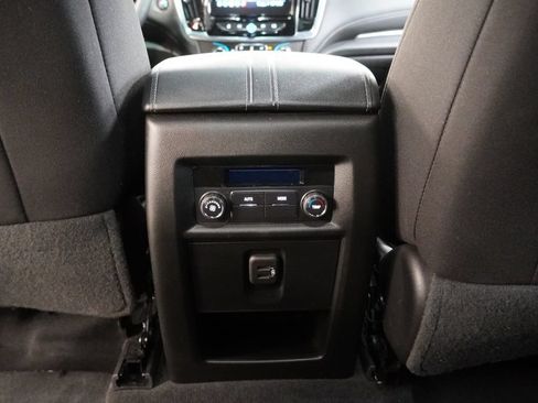 Used 2024 Chevrolet Traverse LT AWD/4WD image 31