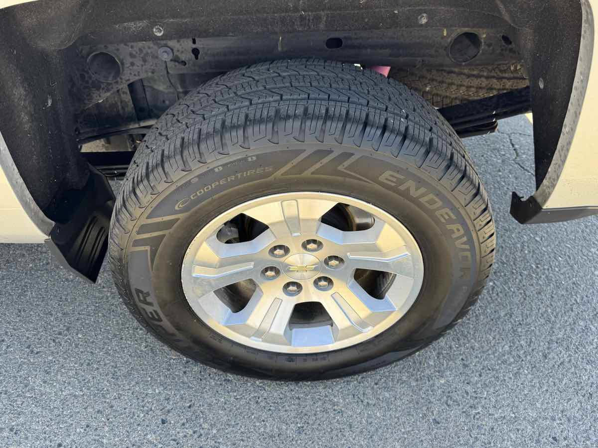 Used 2017 Chevrolet Silverado 1500 LT w/ All Star Edition AWD/4WD image 34