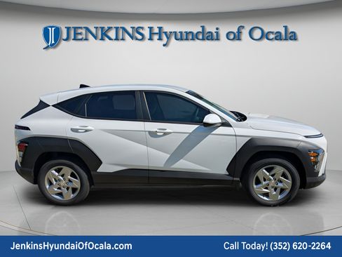 Used 2026 Hyundai Kona SE FWD image 2