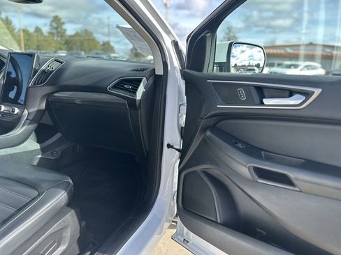 Used 2024 Ford Edge SEL image 9