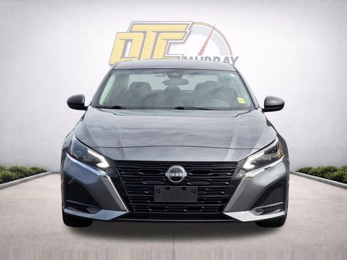 Used 2024 Nissan Altima 2.5 S FWD image 3