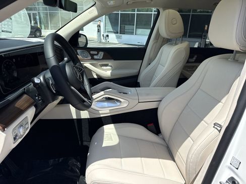 New 2026 Mercedes-Benz GLS 450 4MATIC image 10
