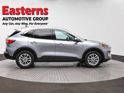 Used 2021 Ford Escape SE w/ Convenience Package AWD/4WD image 3