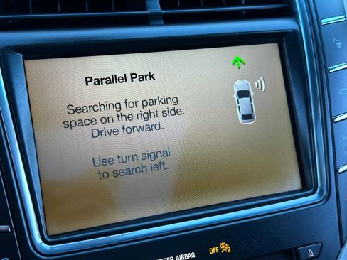 Used 2017 Lincoln MKX Reserve w/ Driver Assistance Package image 38