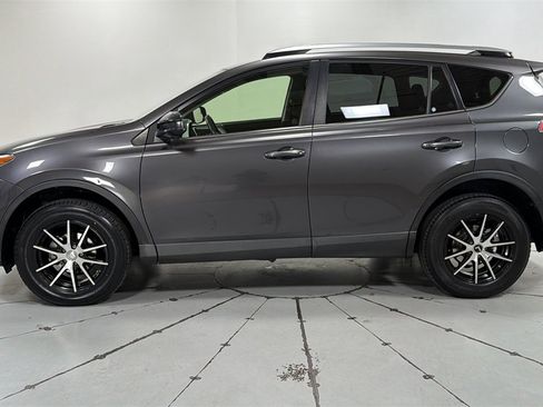 Used 2017 Toyota RAV4 LE image 8