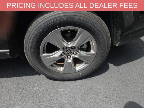 Certified 2025 Toyota RAV4 LE AWD/4WD image 9