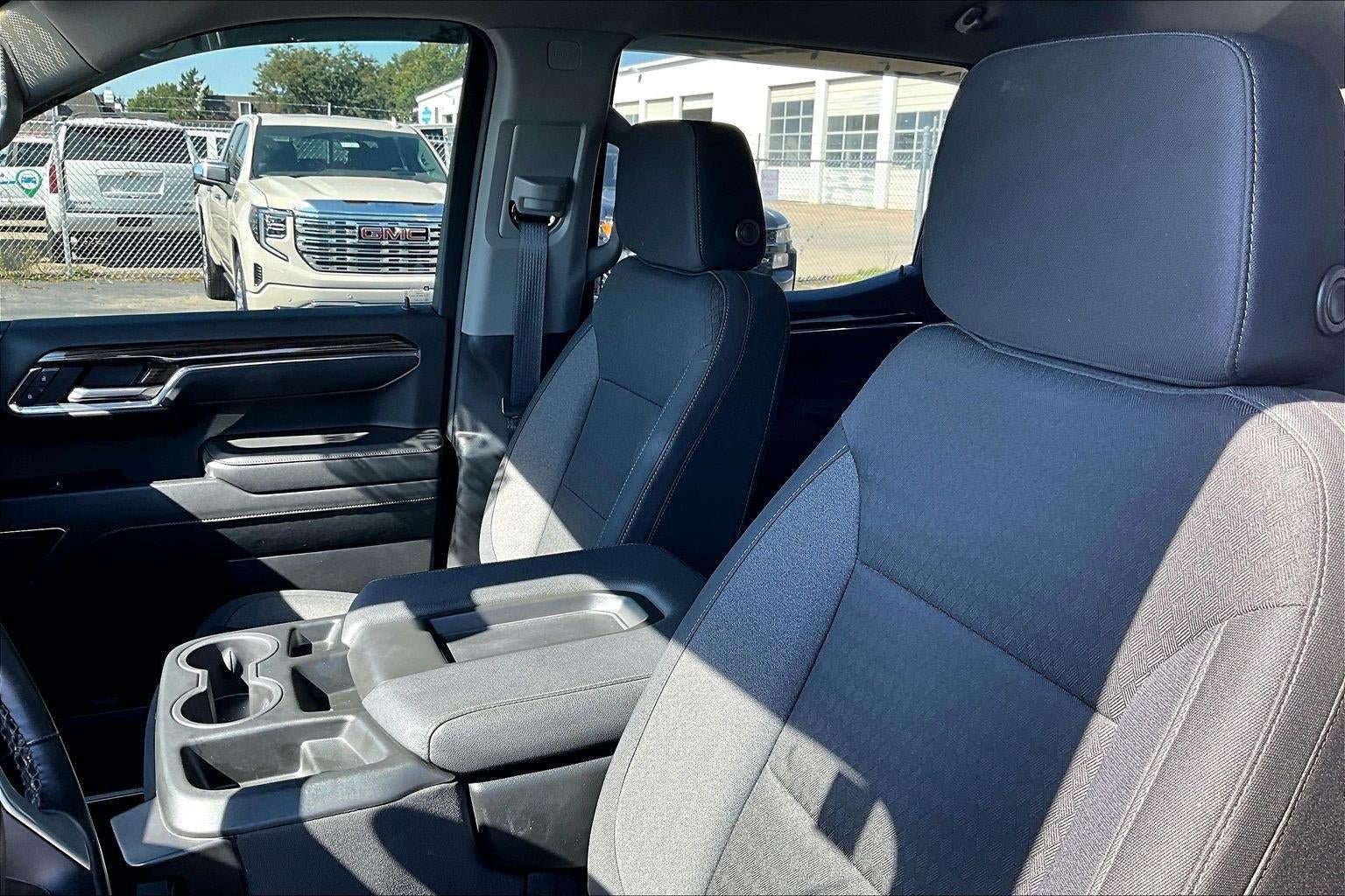Used 2024 Chevrolet Silverado 1500 LT AWD/4WD image 23